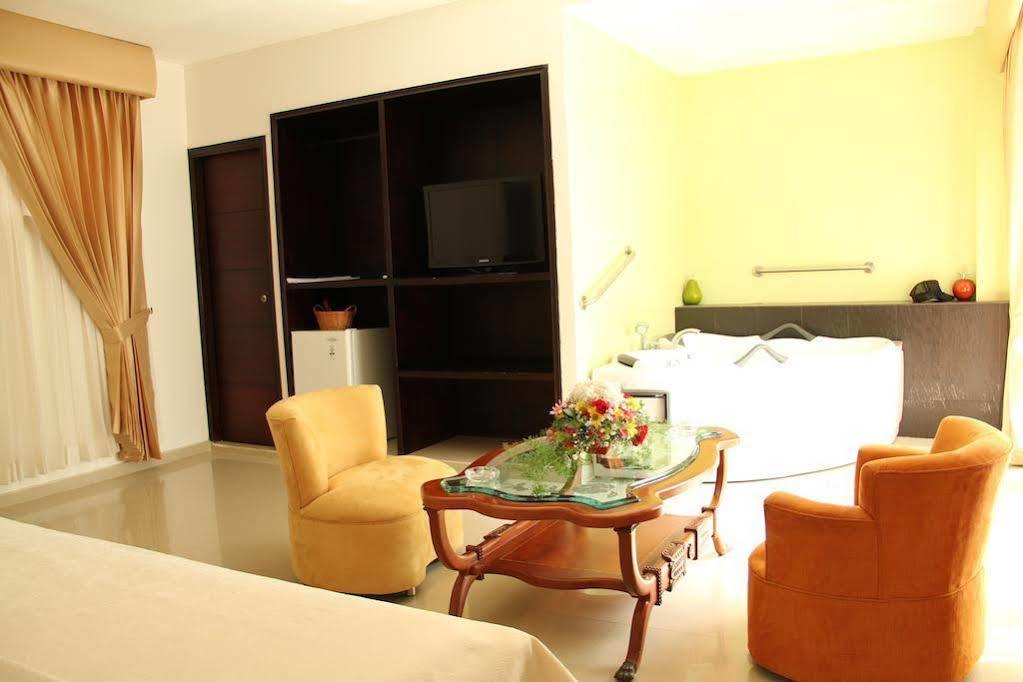 Hotel Mi Corral Plaza Montería 外观 照片
